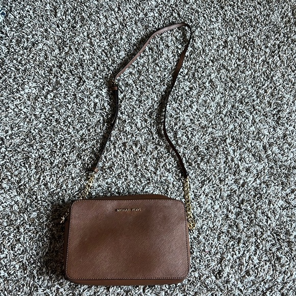 Michael Kors Small leather crossbody bag - Picture 1 of 6